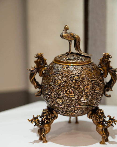 当代与传统工匠联手 金属工艺品展展现融合之美